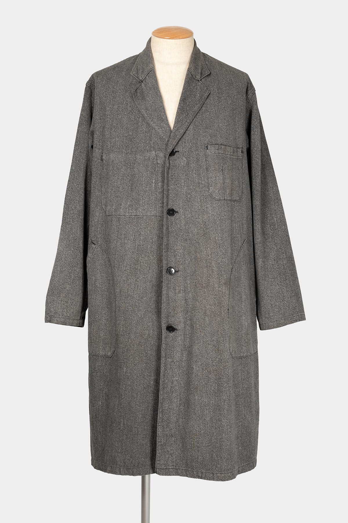 50s ”Adolphe Lafont ” Black Chambray Atelier Coat | 57 Rue de Rome